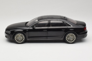 Audi A8L D3 W12 Phantom Black Kyosho 1:18 5011008125 Pressofusione — immagine 4 di 8