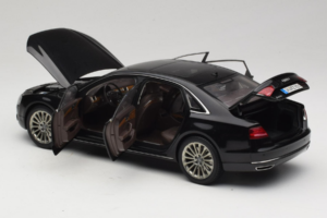 Audi A8L D3 W12 Phantom Black Kyosho 1:18 5011008125 Pressofusione — immagine 5 di 8