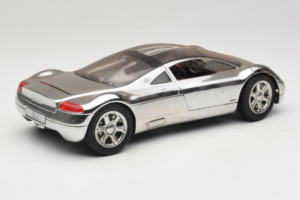 Audi Avus Quattro Chrome Silver Revell 1:18 08913-C1 Pressofusione — immagine 3 di 8