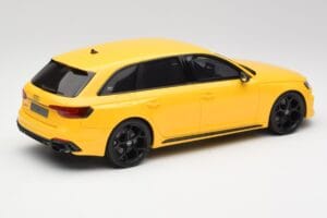 Audi RS4 B9 Avant 25° Anniversario Vegas Giallo GT Spirit 1:18 GT935 Resina — immagine 2 di 6
