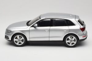 Audi Q5 8R Ice Silver Kyosho 1:18 09242IS Pressofusione — immagine 4 di 8