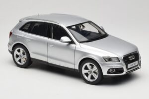 Audi Q5 8R Ice Silver Kyosho 1:18 09242IS Pressofusione — immagine 6 di 8