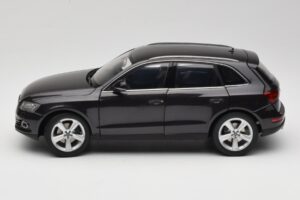 Audi Q5 8R Lava Grey Kyosho 1:18 09242LG Pressofusione — immagine 4 di 8