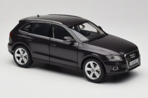 Audi Q5 8R Lava Grey Kyosho 1:18 09242LG Pressofusione — immagine 6 di 8