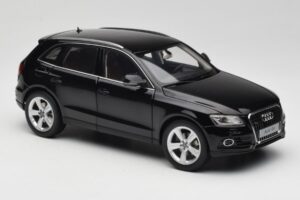 Audi Q5 8R Phantom Black Kyosho 1:18 09242BK Pressofusione — immagine 6 di 8