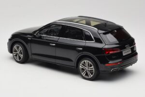 Audi Q5L FY Nero Paudi Model 1:18 26732 Pressofusione — immagine 7 di 8