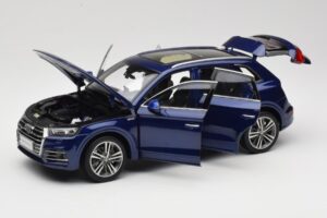 Audi Q5L FY Blu Paudi Model 1:18 33729 Pressofusione — immagine 2 di 8