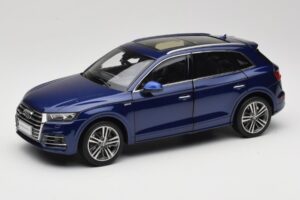 Audi Q5L FY Blu Paudi Model 1:18 33729 Pressofusione