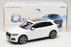 Audi Q5L FY Bianco Paudi Model 1:18 30694 Pressofusione — immagine 8 di 8