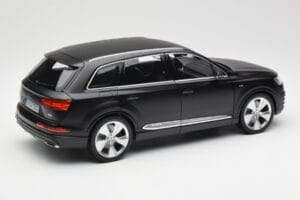 Audi Q7 4M Nero Opaco Minichamps 1:18 110014001 Pressofusione — immagine 3 di 8