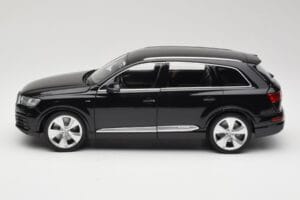 Audi Q7 4M Orca Black Minichamps 1:18 5011407625 Pressofusione — immagine 4 di 8