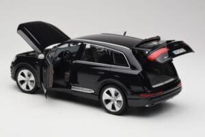 Audi Q7 4M Orca Black Minichamps 1:18 5011407625 Pressofusione — immagine 5 di 8
