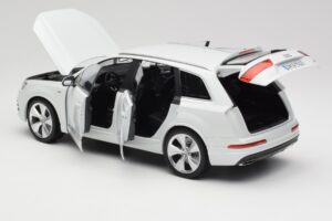 Audi Q7 4M Bianco Minichamps 1:18 110014000 Pressofusione — immagine 5 di 8