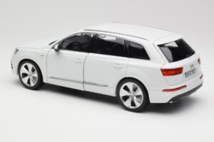Audi Q7 4M Bianco Minichamps 1:18 110014000 Pressofusione — immagine 7 di 8