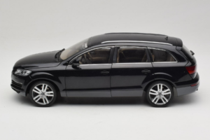Audi Q7 Nero Kyosho 1:18 09221BK Pressofusione — immagine 4 di 8