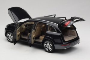 Audi Q7 Nero Kyosho 1:18 09221BK Pressofusione — immagine 5 di 8