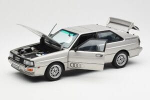 Audi Quattro LWB Argento AUTOart 1:18 70303 Pressofusione — immagine 2 di 8