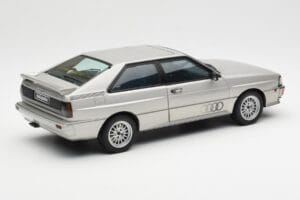 Audi Quattro LWB Argento AUTOart 1:18 70303 Pressofusione — immagine 3 di 8