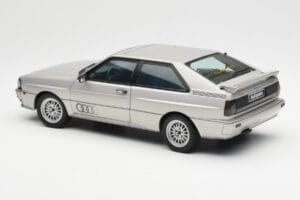 Audi Quattro LWB Argento AUTOart 1:18 70303 Pressofusione — immagine 7 di 8