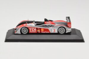 Audi R10 TDI LMP1 #3 L. Luhr / A. Premat / M. Rockenfeller 24 Hours of Le Mans 2008 Minichamps 1:43 400089903 Pressofusione