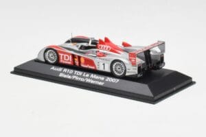 Audi R10 TDI LMP1 #1 F. Biela / E. Pirro / M. Werner 24 Hours of Le Mans 2007 Minichamps 1:43 5020700213 Pressofusione — immagine 3 di 4
