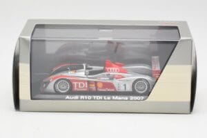Audi R10 TDI LMP1 #1 F. Biela / E. Pirro / M. Werner 24 Hours of Le Mans 2007 Minichamps 1:43 5020700213 Pressofusione — immagine 4 di 4