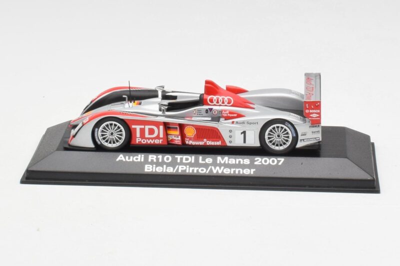 Audi R10 TDI LMP1 #1 F. Biela / E. Pirro / M. Werner 24 Hours of Le Mans 2007 Minichamps 1:43 5020700213 Pressofusione