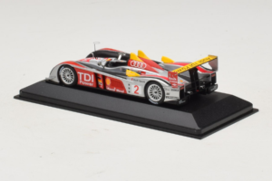 Audi R10 TDI LMP1 #2 R. Capello / T. Kristensen 2007 Minichamps 1:43 400071602 Pressofusione — immagine 3 di 4