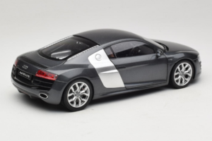 Audi R8 5.2 FSI Quattro Daytona Grey Kyosho 1:18 09216DG Pressofusione — immagine 3 di 7