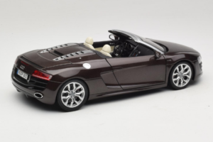 Audi R8 5.2 Spyder Teak Brown Kyosho 1:18 5010918525 Pressofusione — immagine 3 di 8