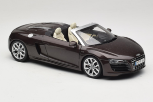 Audi R8 5.2 Spyder Teak Brown Kyosho 1:18 5010918525 Pressofusione — immagine 6 di 8