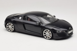 Audi R8 Nero Kyosho 1:18 09213BK Pressofusione — immagine 6 di 8