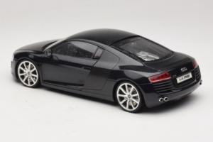 Audi R8 Nero Kyosho 1:18 09213BK Pressofusione — immagine 7 di 8