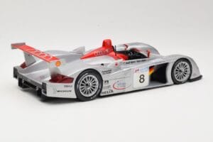 Audi R8 LMP900 #8 Audi Sport Team Joest F. Biela / E. Pirro / T. Kristensen 24 Hours of Le Mans 2000 Maisto 1:18 38899 Presso — immagine 2 di 6
