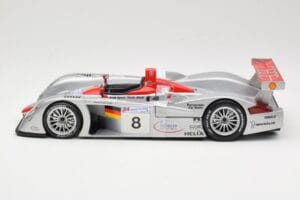 Audi R8 LMP900 #8 Audi Sport Team Joest F. Biela / E. Pirro / T. Kristensen 24 Hours of Le Mans 2000 Maisto 1:18 38899 Presso — immagine 3 di 6
