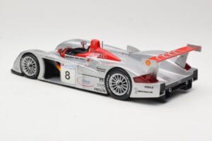 Audi R8 LMP900 #8 Audi Sport Team Joest F. Biela / E. Pirro / T. Kristensen 24 Hours of Le Mans 2000 Maisto 1:18 38899 Presso — immagine 5 di 6