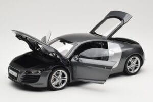 Audi R8 Type 42 4.2 Daytona Grey Kyosho 1:18 5010618425 Pressofusione — immagine 2 di 8