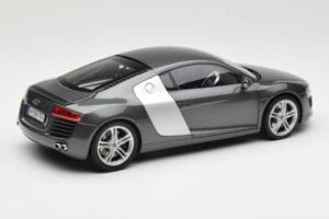 Audi R8 Type 42 4.2 Daytona Grey Kyosho 1:18 5010618425 Pressofusione — immagine 3 di 8