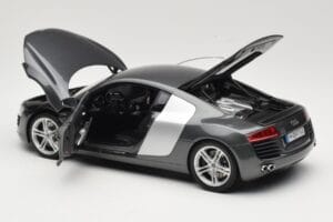 Audi R8 Type 42 4.2 Daytona Grey Kyosho 1:18 5010618425 Pressofusione — immagine 5 di 8