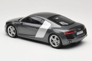 Audi R8 Type 42 4.2 Daytona Grey Kyosho 1:18 5010618425 Pressofusione — immagine 7 di 8