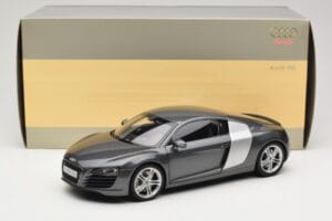 Audi R8 Type 42 4.2 Daytona Grey Kyosho 1:18 5010618425 Pressofusione — immagine 8 di 8