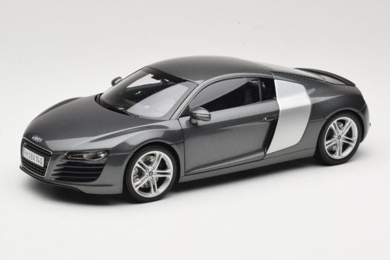 Audi R8 Type 42 4.2 Daytona Grey Kyosho 1:18 5010618425 Pressofusione