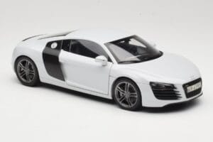 Audi R8 Type 42 Suzuka Grey Kyosho 1:18 09213SG Pressofusione — immagine 6 di 8