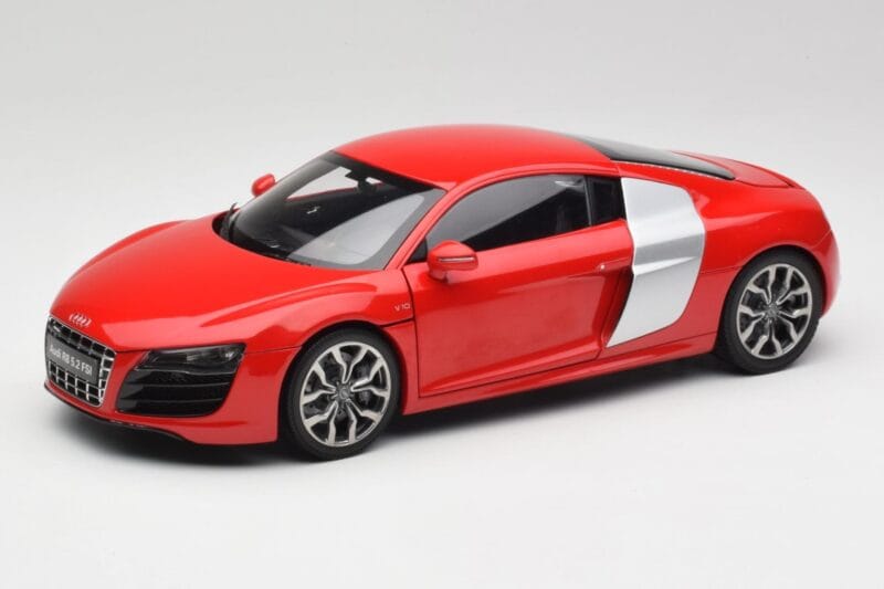 Audi R8 V10 Brilliant Rosso Kyosho 1:18 09216RR Pressofusione