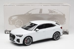 Audi RS Q3 F3 Sportback Glacier White Metallic Minichamps 1:18 155018105 Pressofusione — immagine 6 di 6