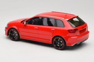 Audi RS3 8P Sportback Rosso DNA 1:18 DNA000056 Resina — immagine 5 di 6