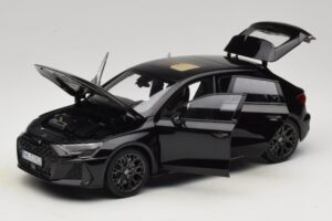 Audi RS3 8Y Sportback Myth Black Norev 1:18 188388 Pressofusione — immagine 2 di 8