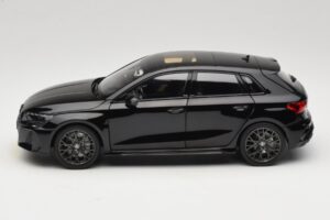 Audi RS3 8Y Sportback Myth Black Norev 1:18 188388 Pressofusione — immagine 4 di 8