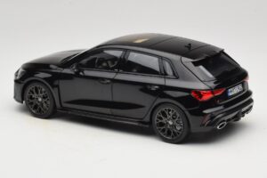 Audi RS3 8Y Sportback Myth Black Norev 1:18 188388 Pressofusione — immagine 7 di 8