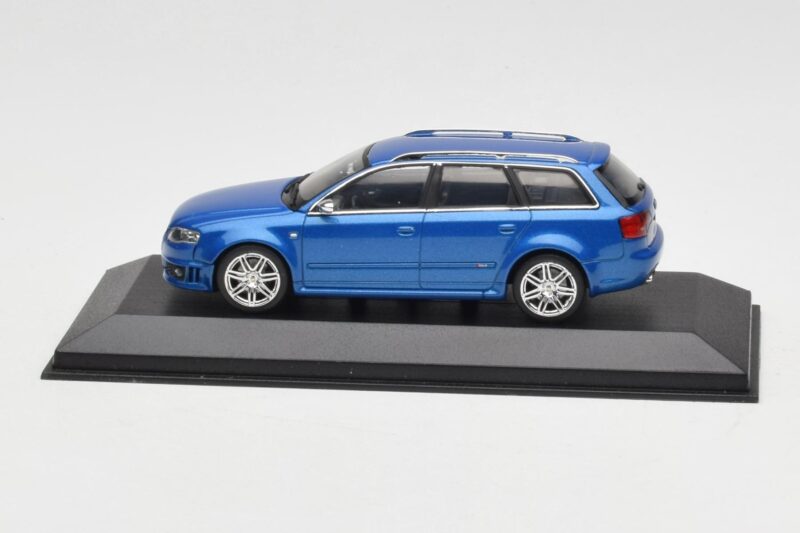 Audi RS4 B7 Avant Blue Metallic Minichamps 1:43 AUDI010 Pressofusione
